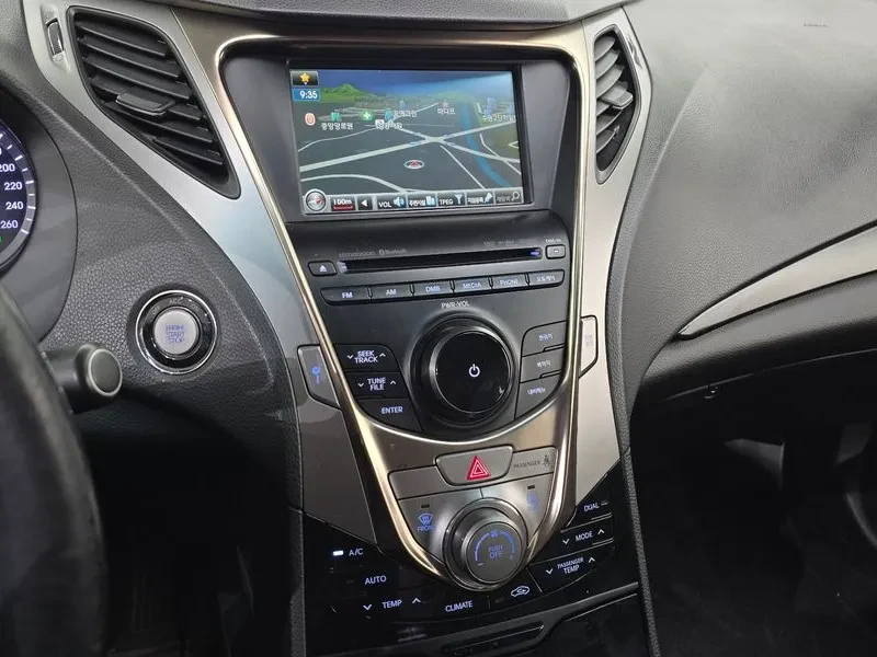 Hyundai Grandeur 2.4, снимка 14 - Автомобили и джипове - 54625785