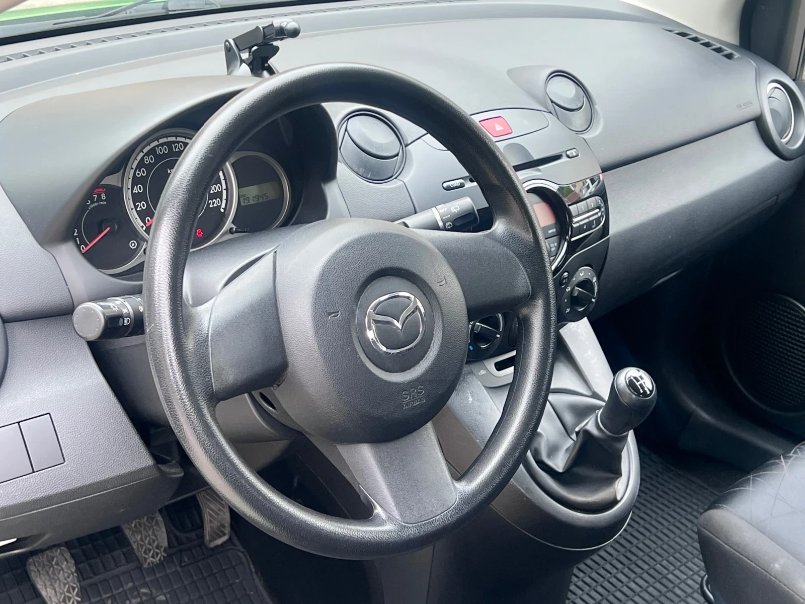 Mazda 2 1.4i FACE LIFT!!! УНИКАТ - изображение 10