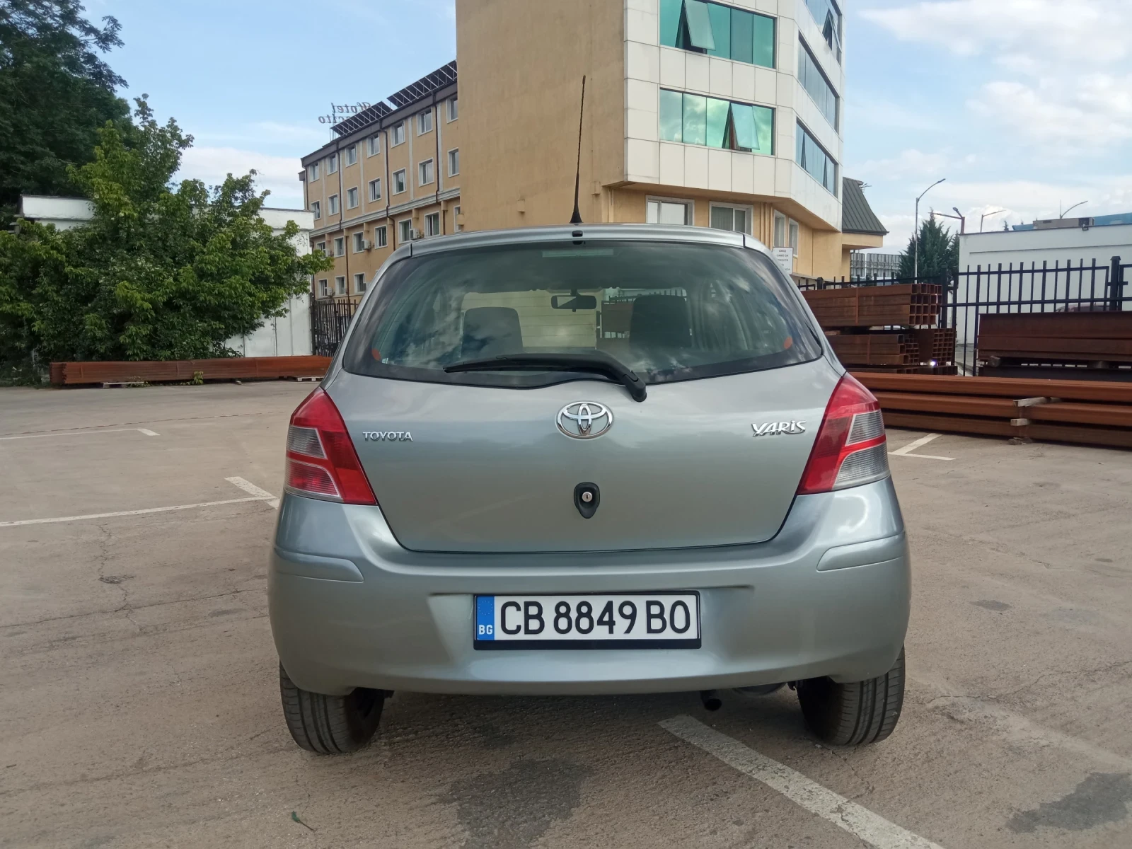 Toyota Yaris Hechbek - изображение 4