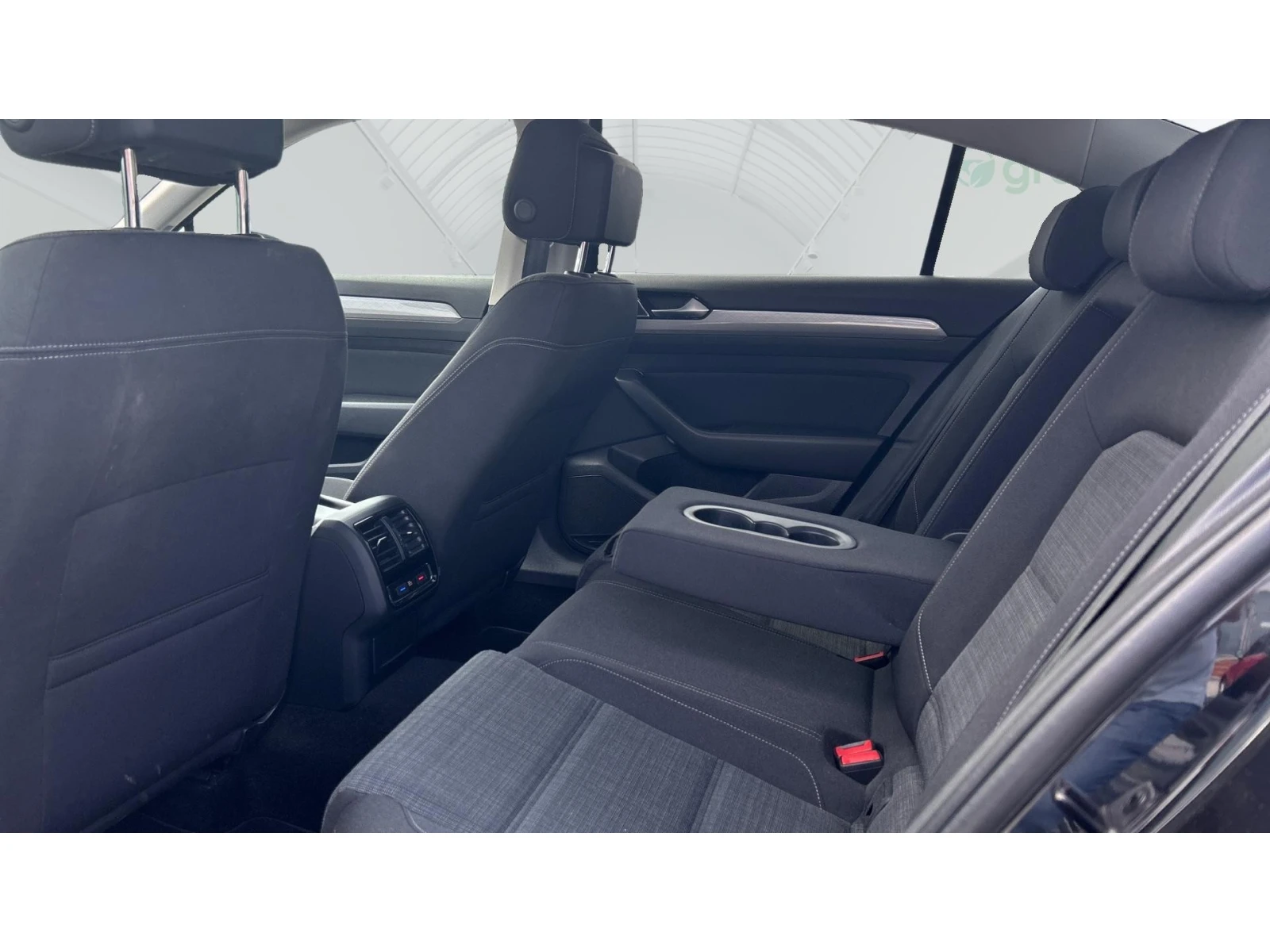 VW Passat 2.0 TDi  DSG SCR Business, Месечна вноска от 499 л - изображение 10