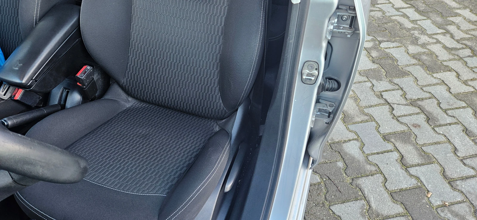 Peugeot 208 1.6 HDI - изображение 8