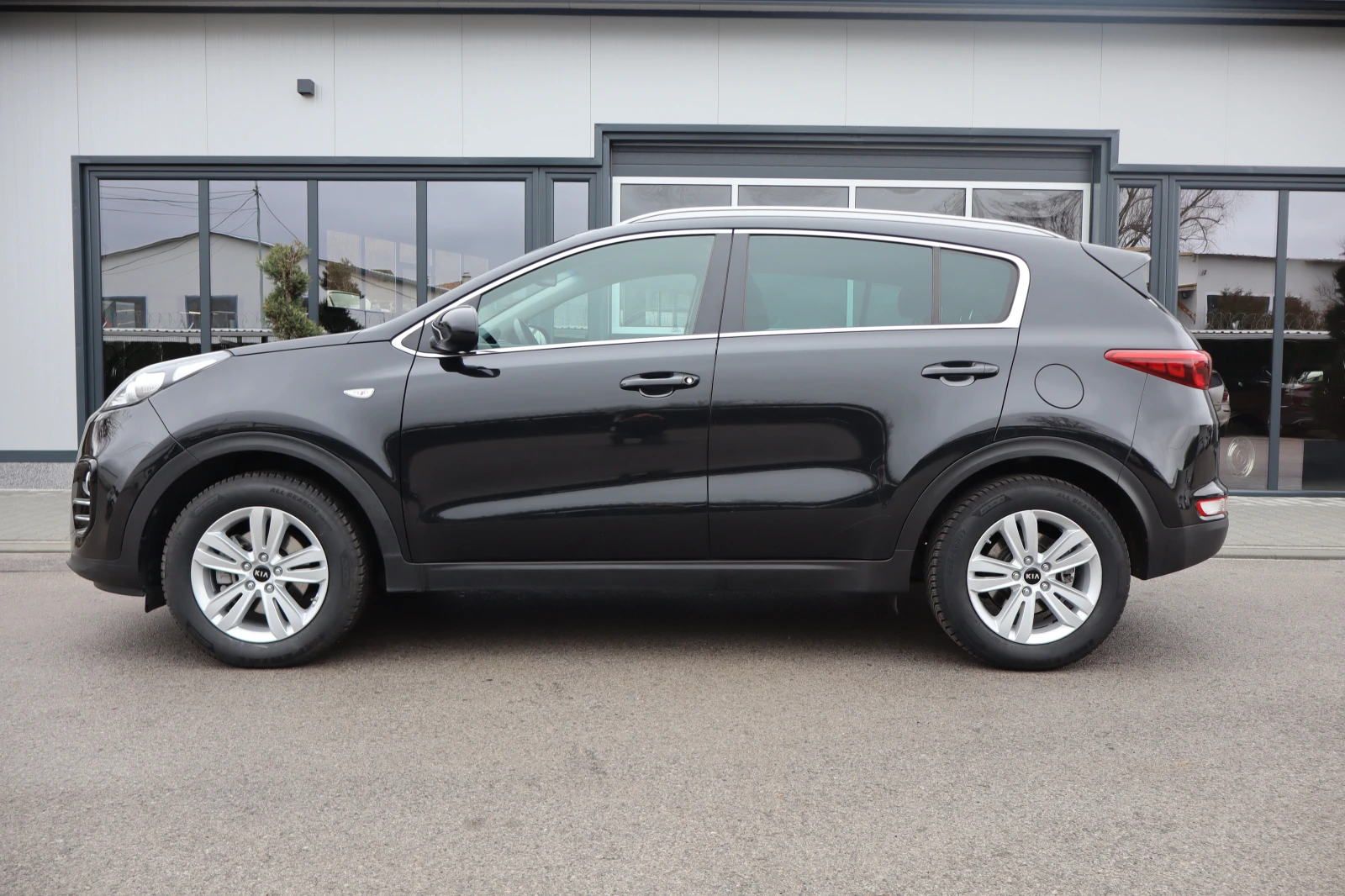 Kia Sportage 1.6i-57000km!!!, снимка 8 - Автомобили и джипове - 53507650