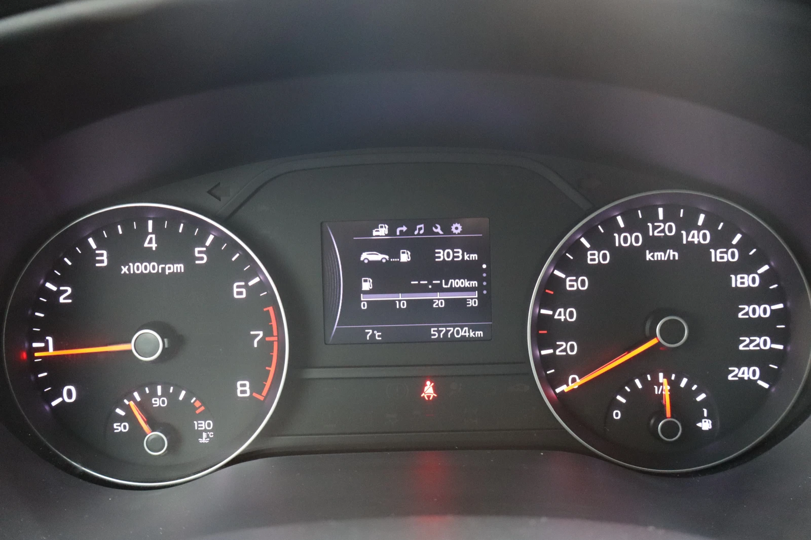 Kia Sportage 1.6i-57000km!!!, снимка 10 - Автомобили и джипове - 53507650