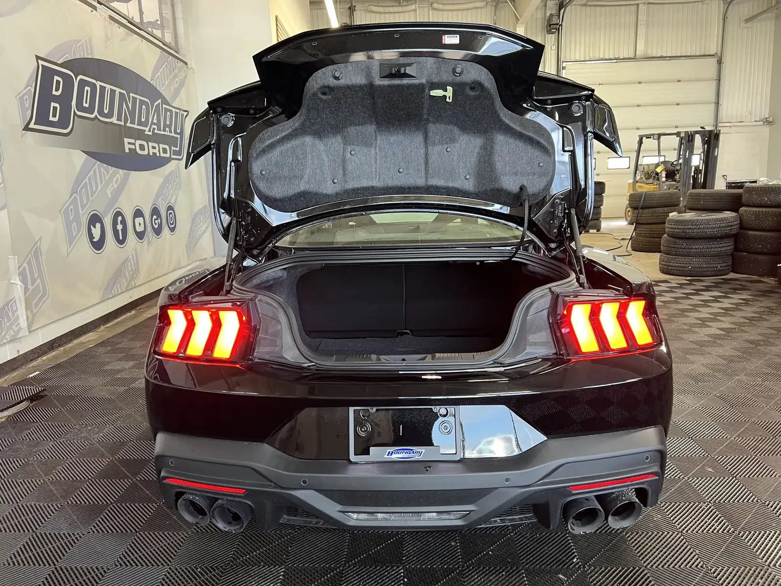 Ford Mustang DARK HORSE * ����� ���� � ��������*  | Mobile.bg � ����������� 6
