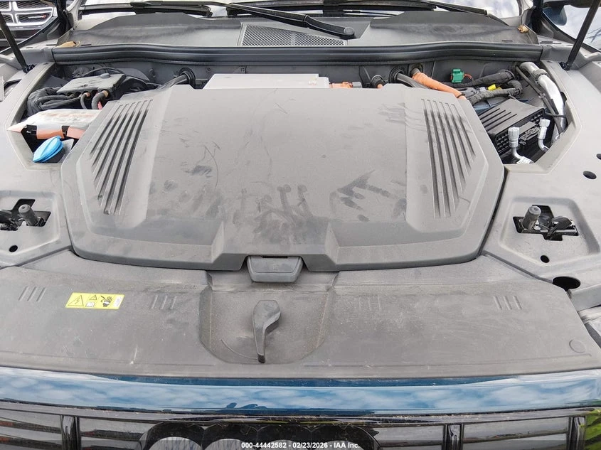 Audi E-Tron Premium Plus Quattro, снимка 10 - Автомобили и джипове - 53900772