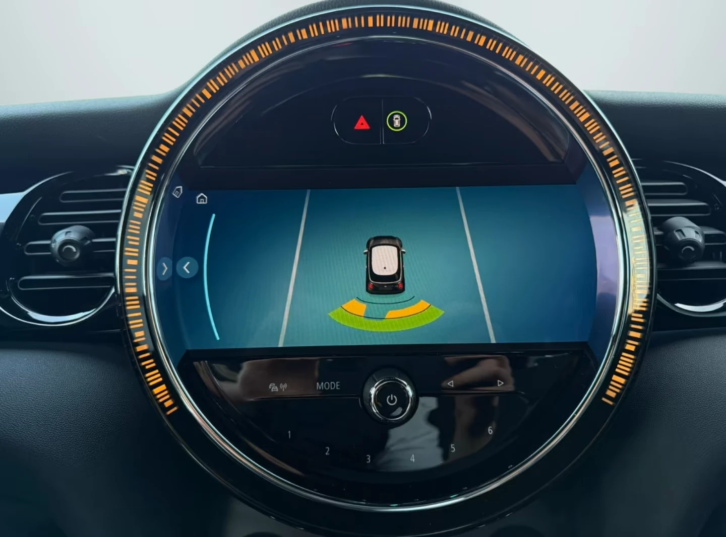 Mini Cooper SE* LED* NAVI* CARPLAY* , снимка 9 - Автомобили и джипове - 53969619