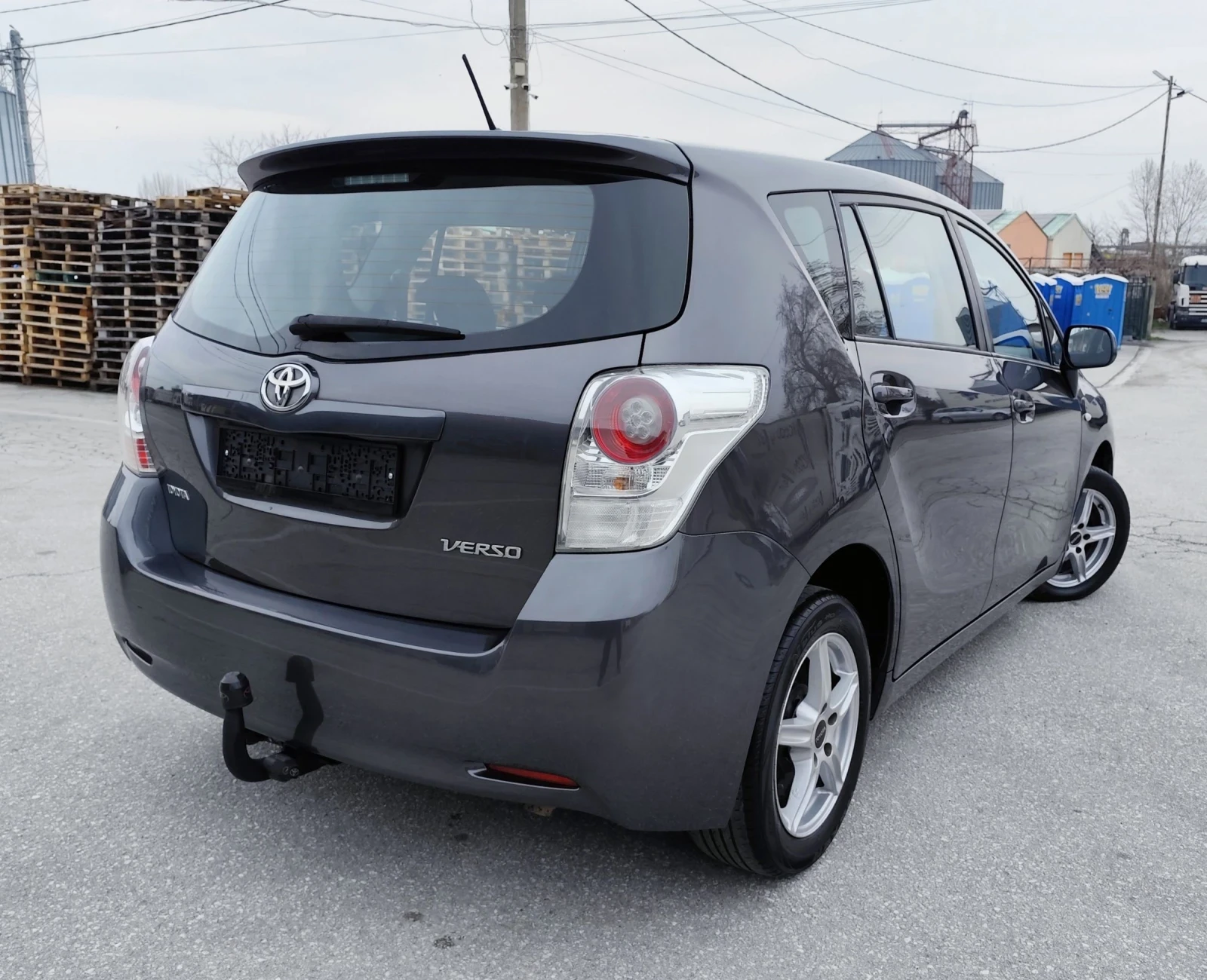 Toyota Verso 2.0-D4D-126кс-6ск-EURO-5, снимка 6 - Автомобили и джипове - 53976893