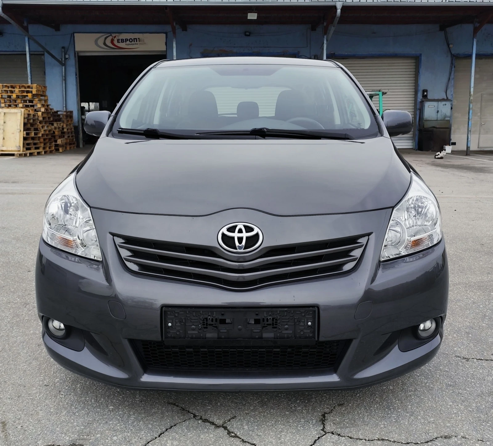 Toyota Verso 2.0-D4D-126кс-6ск-EURO-5, снимка 2 - Автомобили и джипове - 53976893