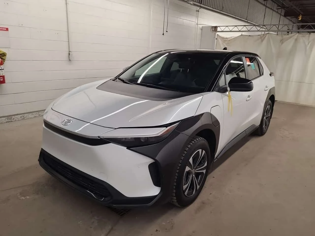 Toyota bZ4X * XLE AWD * PANO* KEYLESS* ПОДГЕВ* , снимка 6 - Автомобили и джипове - 54001915