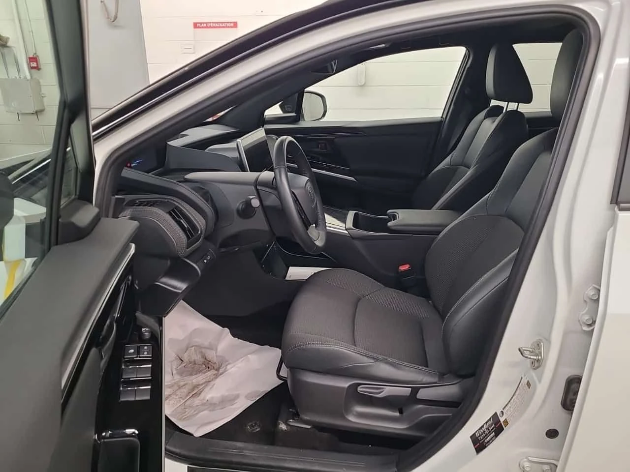 Toyota bZ4X * XLE AWD * PANO* KEYLESS* ПОДГЕВ* , снимка 5 - Автомобили и джипове - 54001915