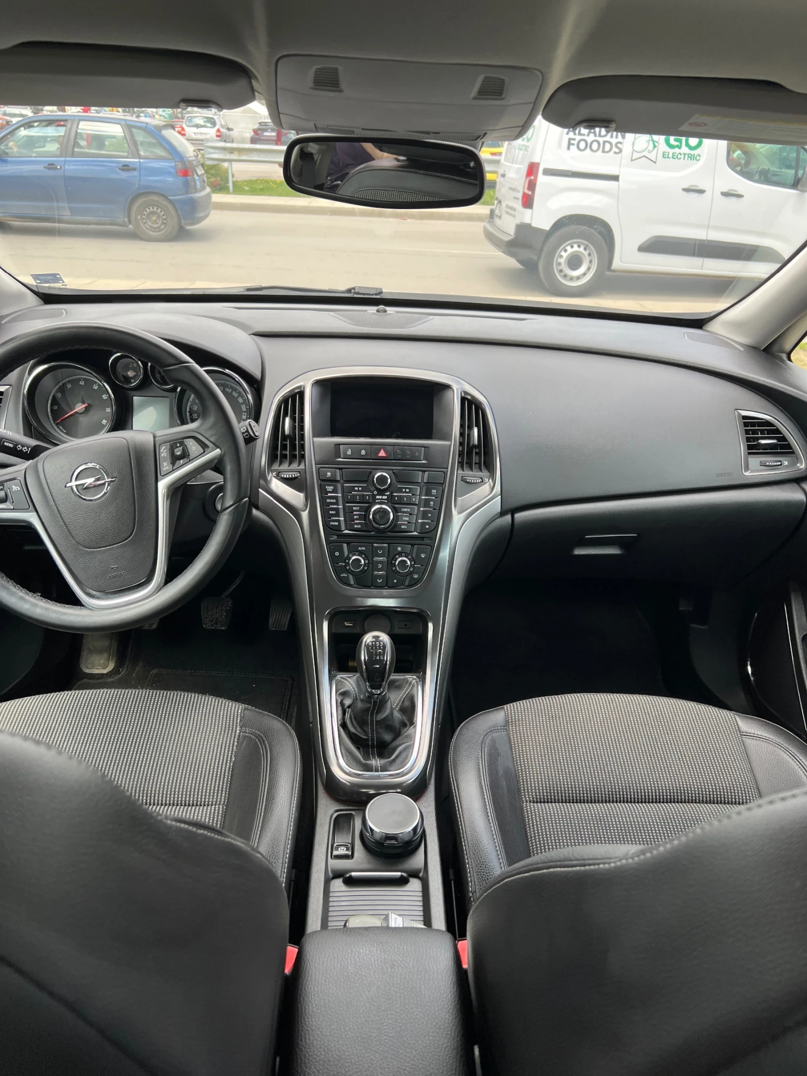 Opel Astra J, 1.4 turbo, снимка 9 - Автомобили и джипове - 54236615