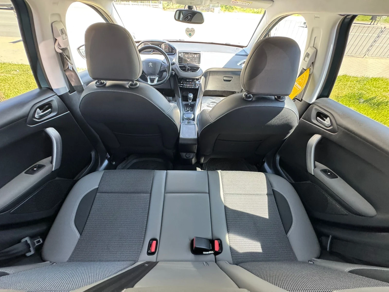 Peugeot 2008 1.2i/AVTOMAT, снимка 12 - Автомобили и джипове - 54311109