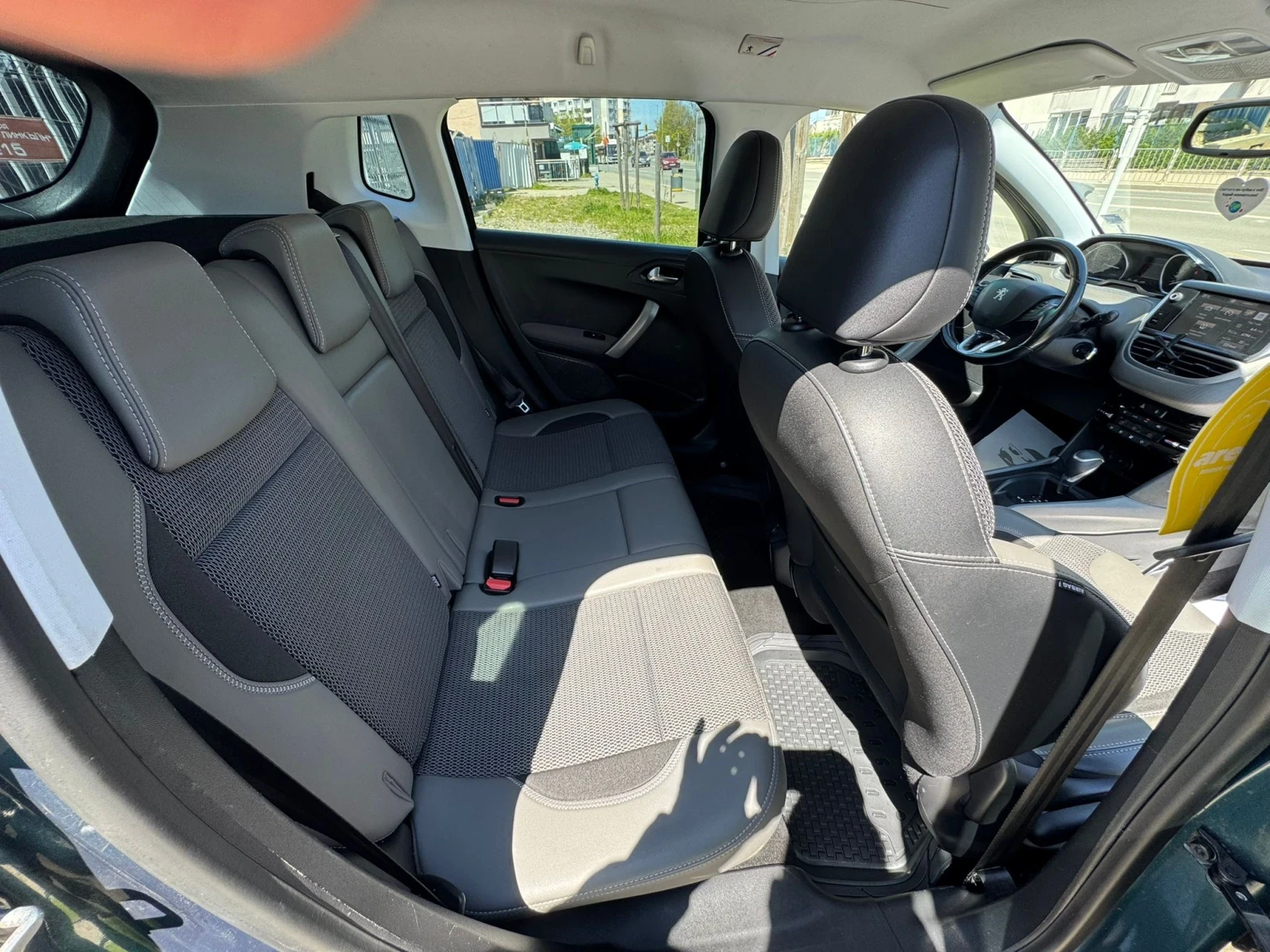 Peugeot 2008 1.2i/AVTOMAT, снимка 15 - Автомобили и джипове - 54311109