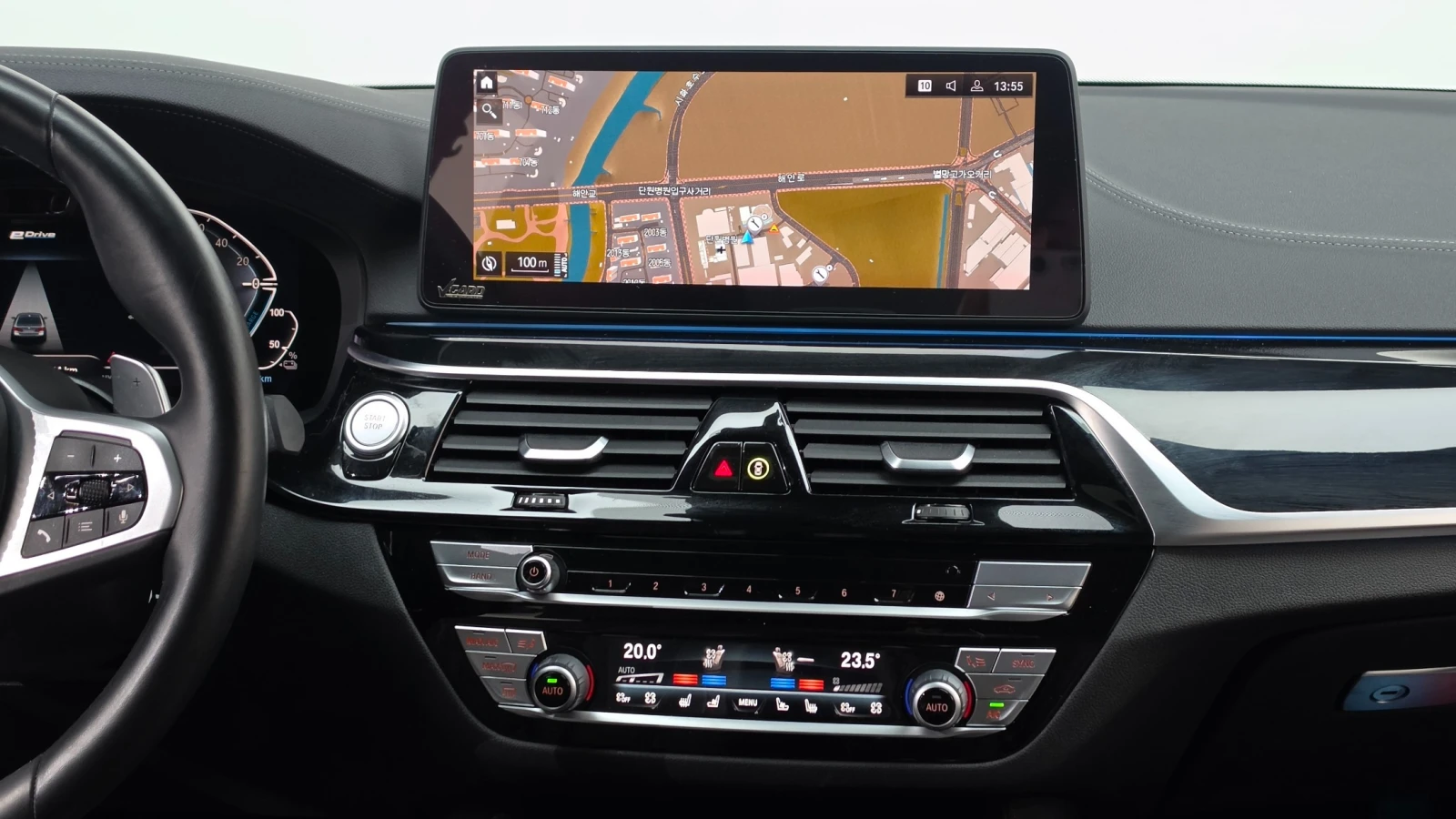 BMW 530E * HeadUp* Night Vision* 360* Keyless* Navi, снимка 8 - Автомобили и джипове - 54586482