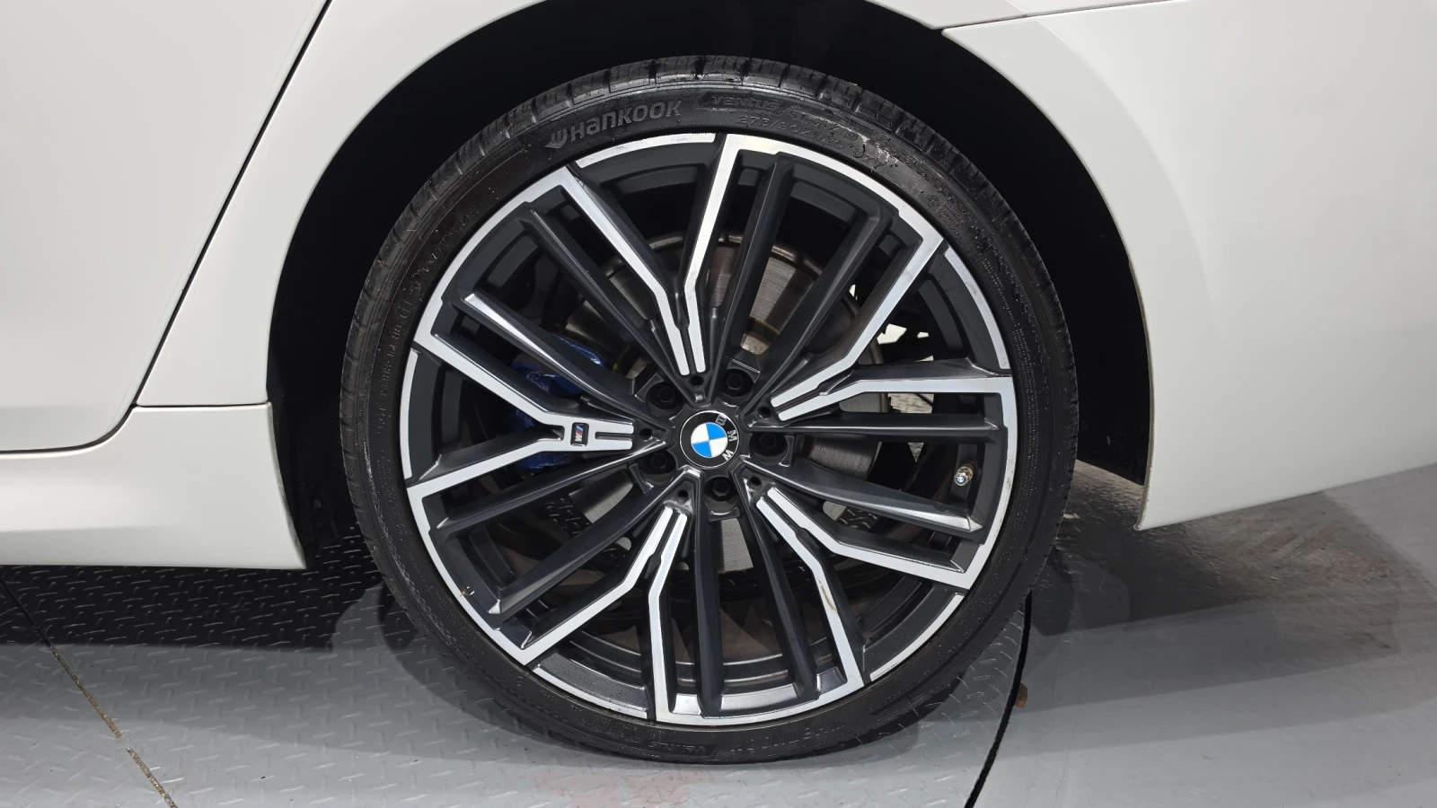 BMW 530E * HeadUp* Night Vision* 360* Keyless* Navi, снимка 6 - Автомобили и джипове - 54586482