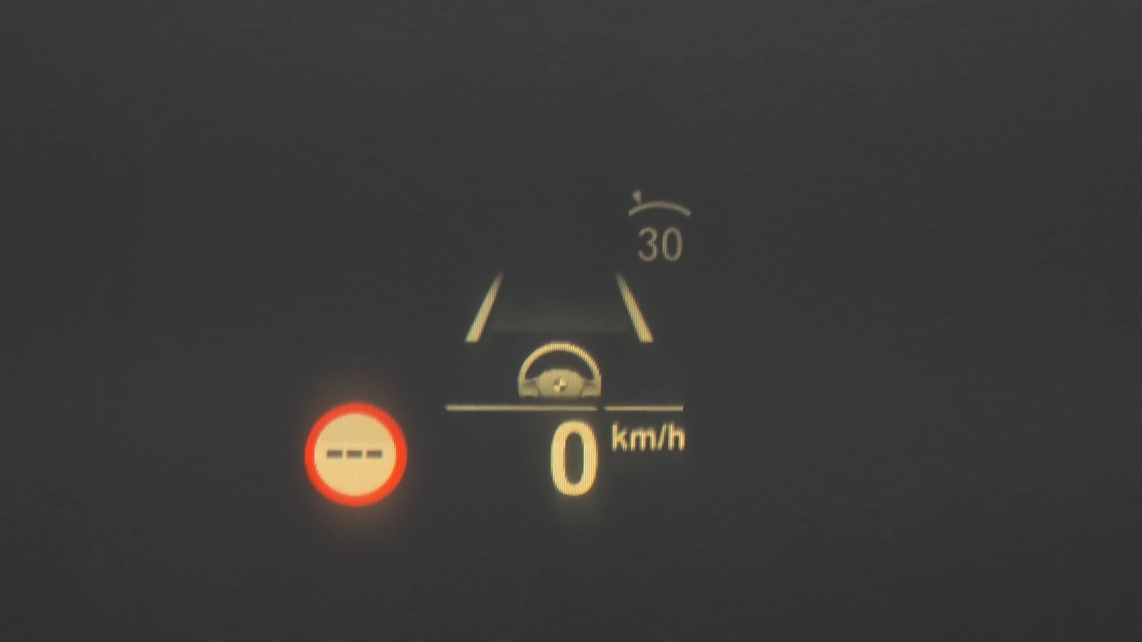 BMW 530E * HeadUp* Night Vision* 360* Keyless* Navi, снимка 17 - Автомобили и джипове - 54586482