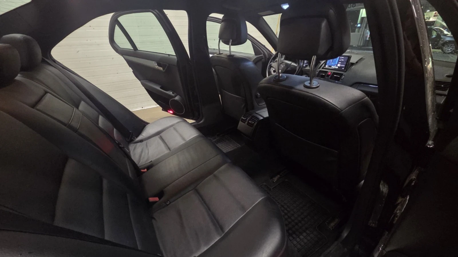 Mercedes-Benz C 220, снимка 16 - Автомобили и джипове - 54664064