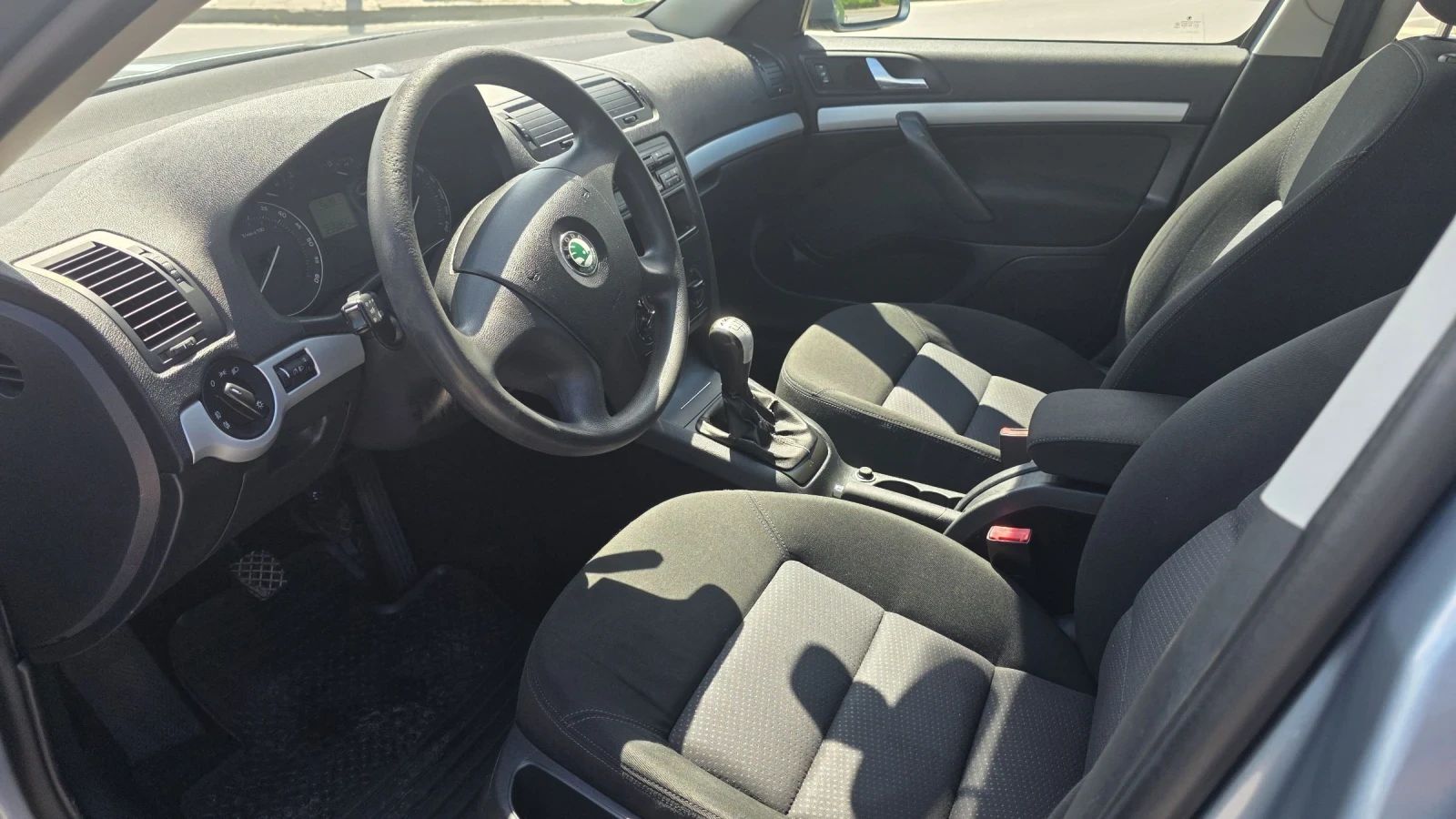 Skoda Octavia 1.9 TDI 4x4 Климатик, снимка 8 - Автомобили и джипове - 54912261