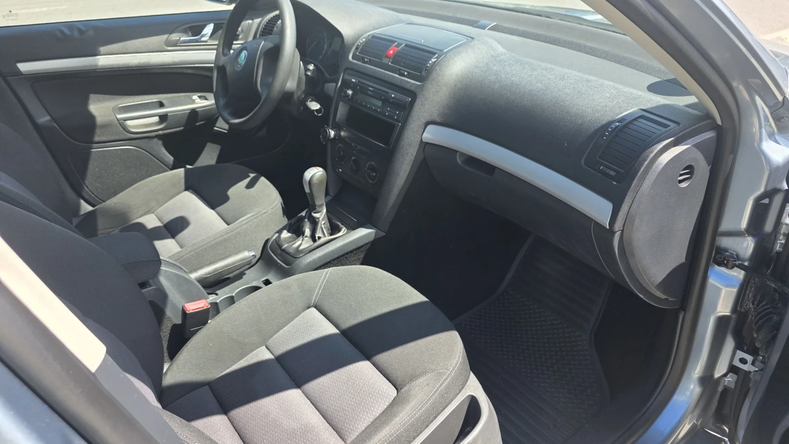 Skoda Octavia 1.9 TDI 4x4 Климатик, снимка 9 - Автомобили и джипове - 54912261