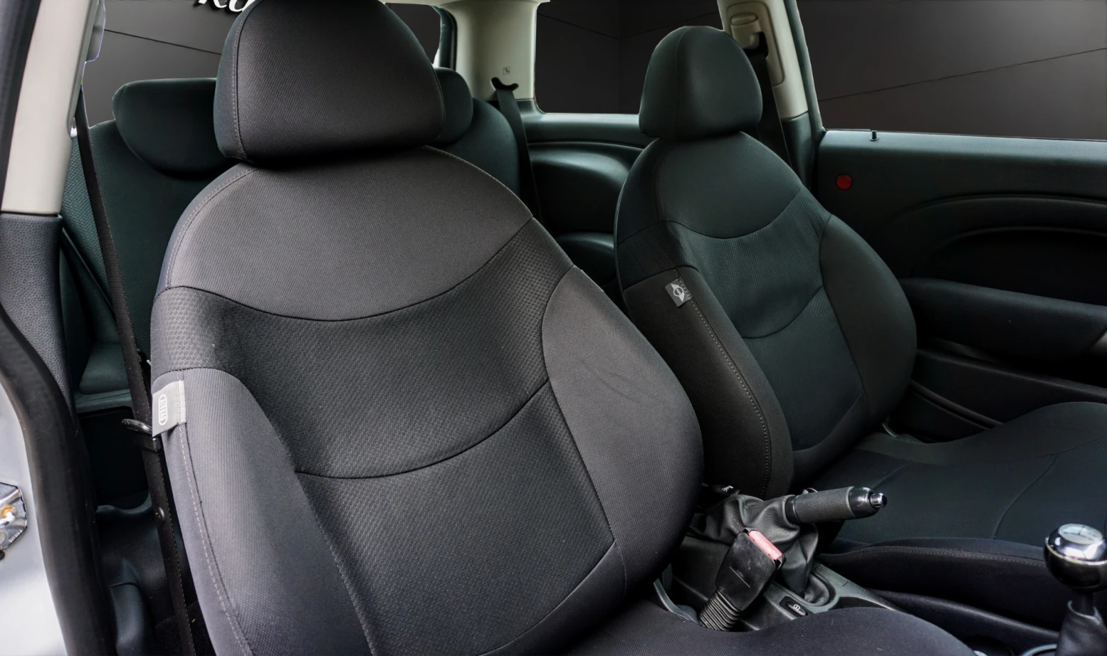 Mini One 1.4D , снимка 12 - Автомобили и джипове - 55103820