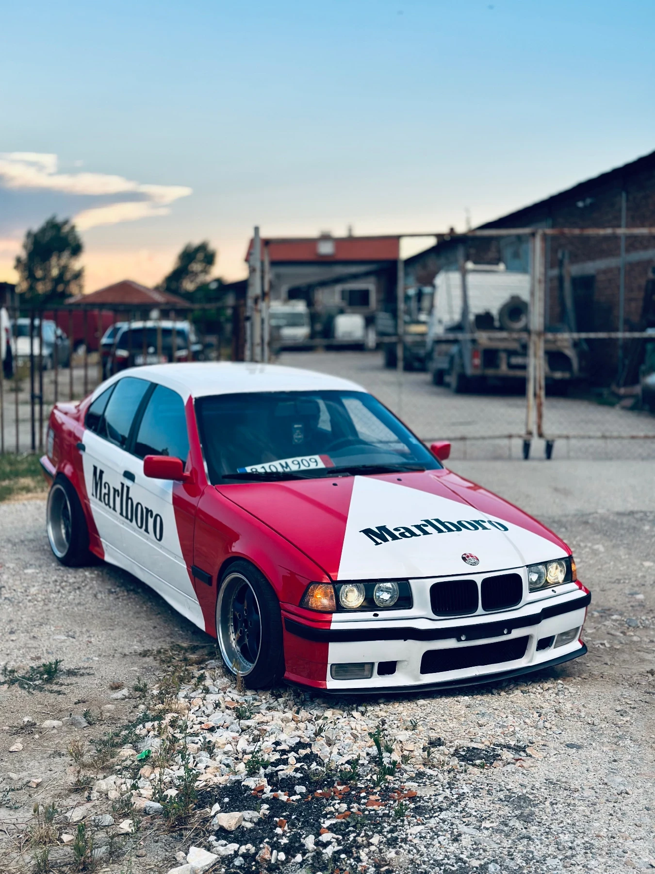 BMW 318 318i 115, снимка 3 - Автомобили и джипове - 55187056