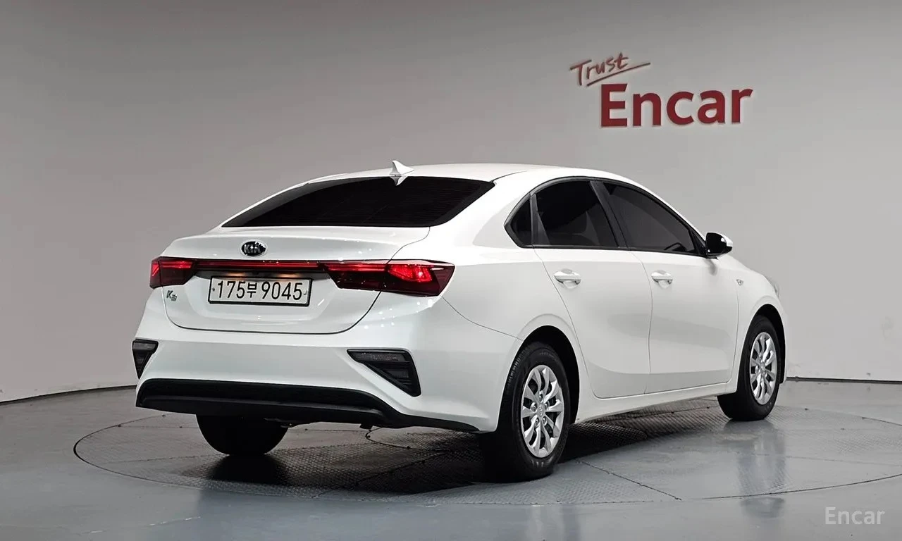 Kia K3 * ОПЦИЯ ЗА АВТОКРЕДИТ БЕЗ ПЪРВОНАЧАЛНА ВНОСКА * , снимка 2 - Автомобили и джипове - 55409225