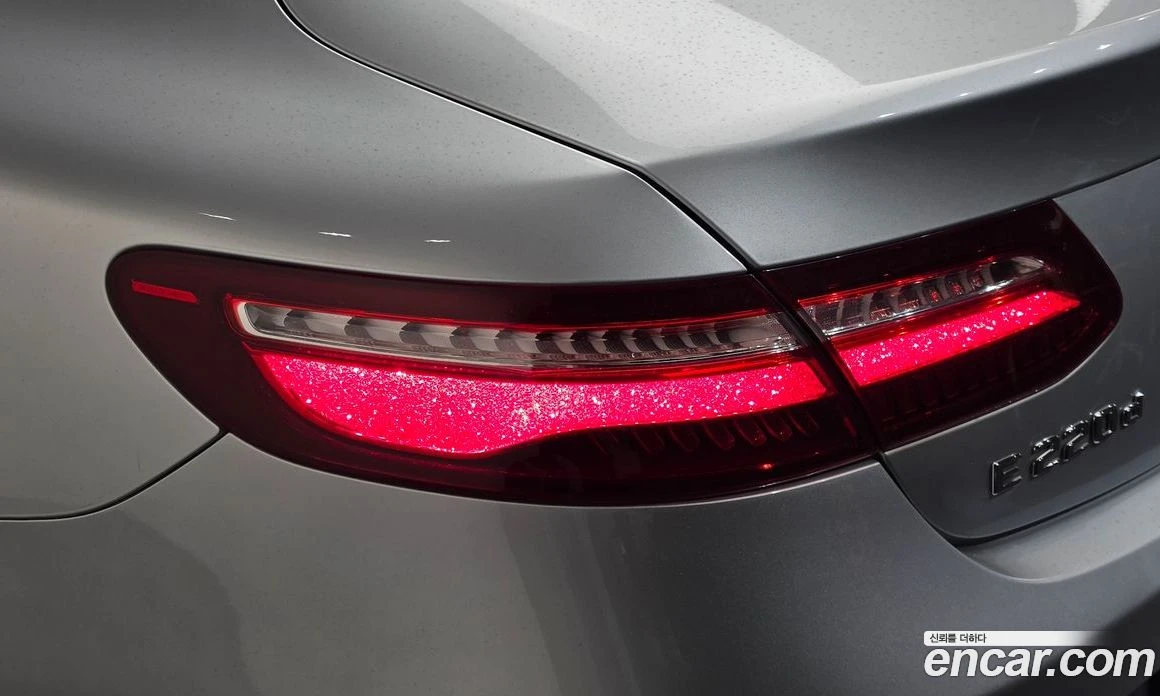 Mercedes-Benz E 220 Coupe, снимка 9 - Автомобили и джипове - 55794416