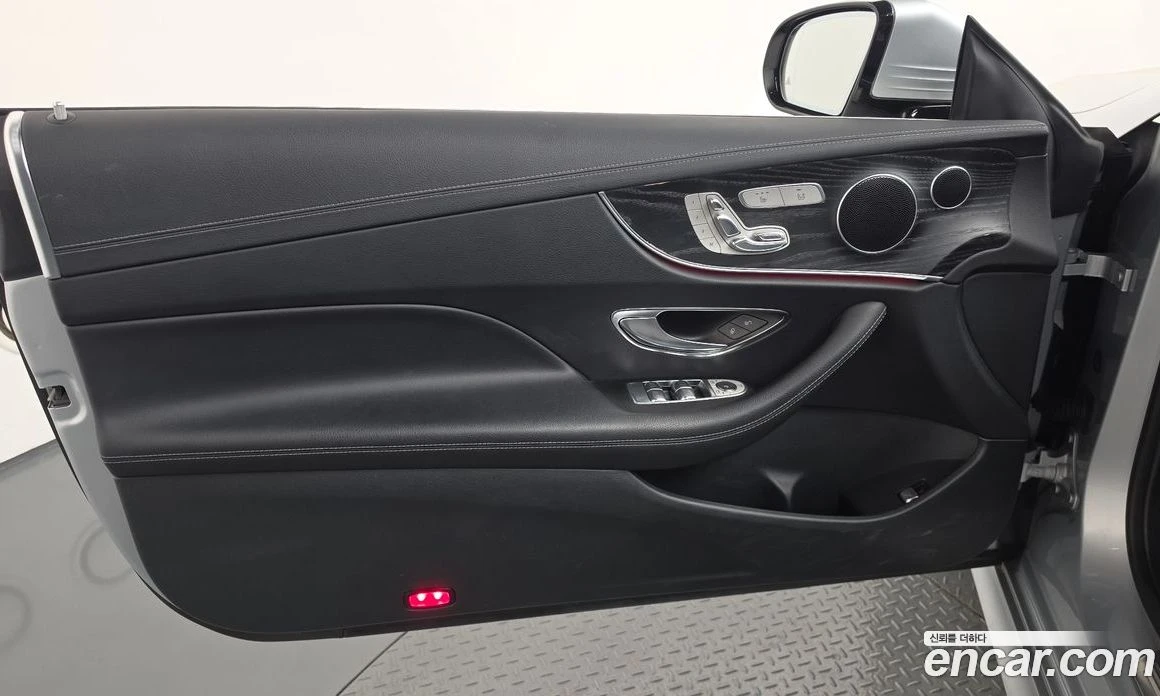 Mercedes-Benz E 220 Coupe, снимка 14 - Автомобили и джипове - 55794416