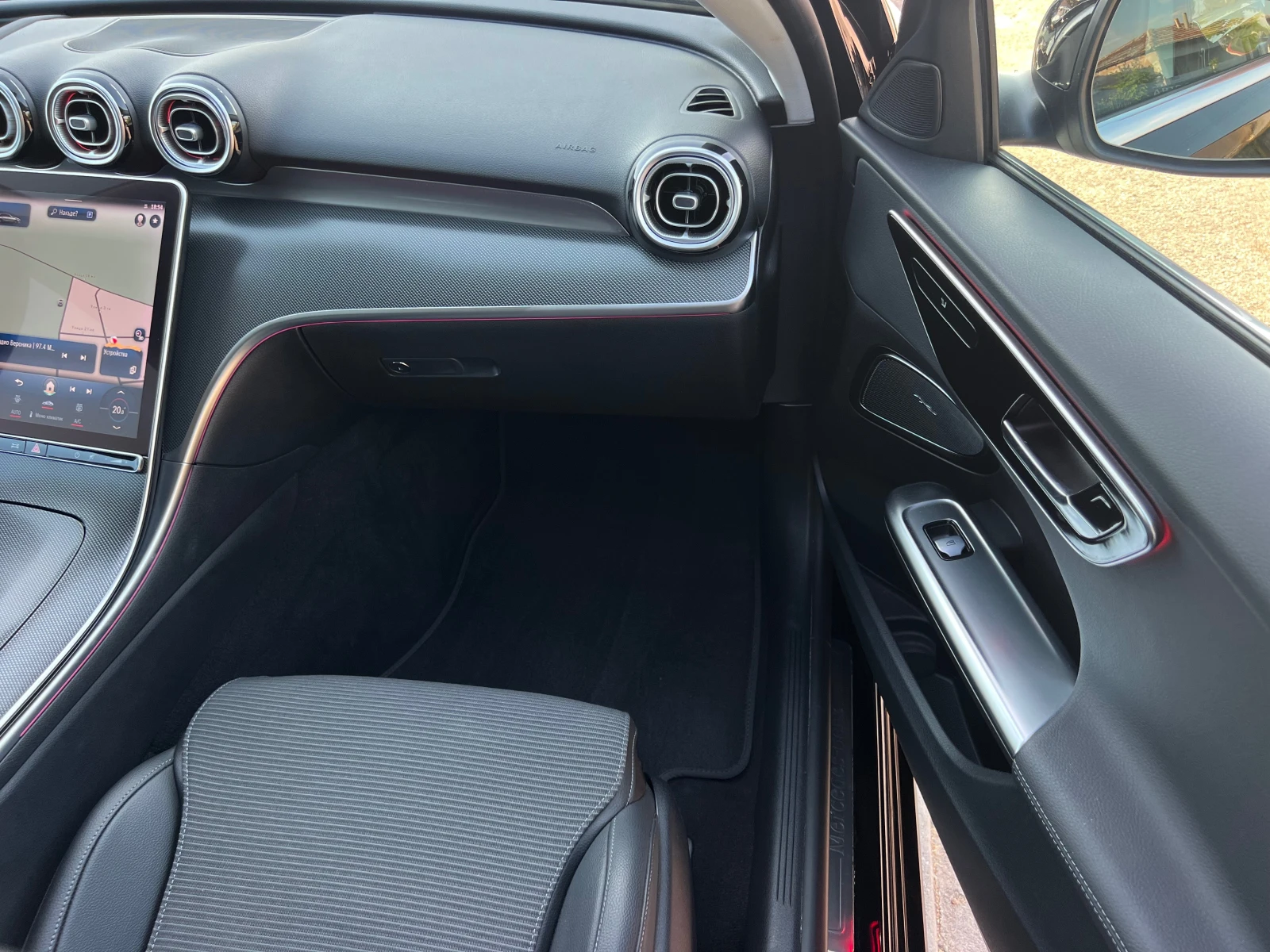 Mercedes-Benz C 300 d AMG/AMBIENT/MILD-HYBRID/LED/NAVI/360 KAMERA/FULL, снимка 14 - Автомобили и джипове - 55815944