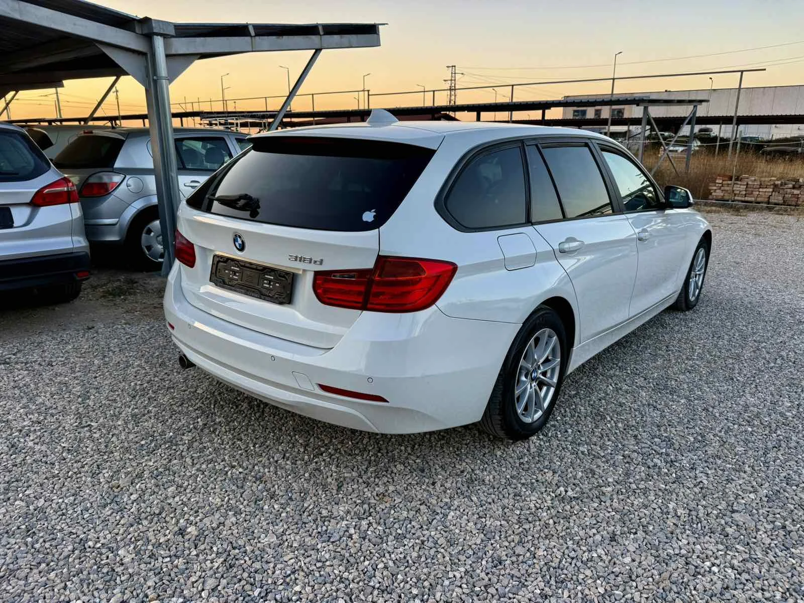 BMW 318 2.0D Italia 143kc, снимка 7 - Автомобили и джипове - 56007255