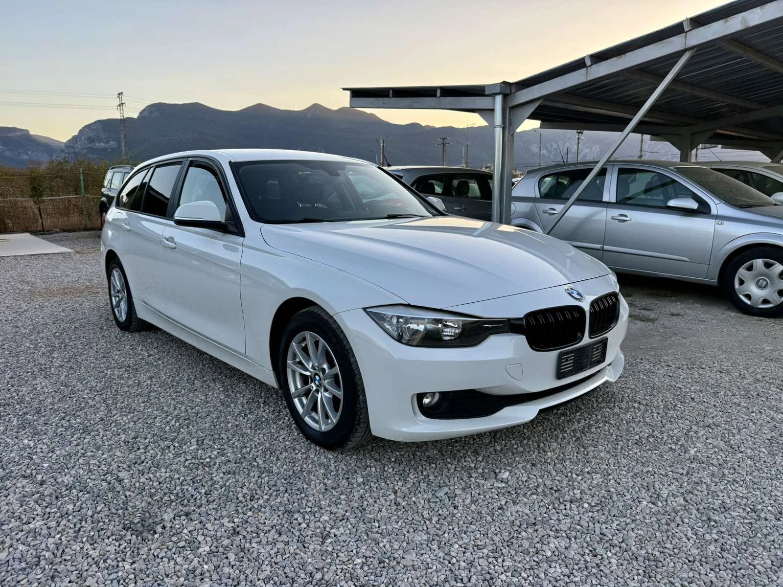 BMW 318 2.0D Italia 143kc, снимка 4 - Автомобили и джипове - 56007255