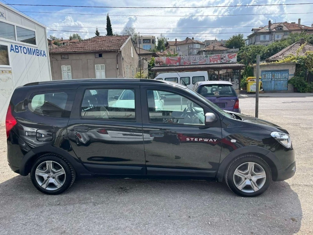 Dacia Lodgy 1.2 Stepway Е-6, снимка 4 - Автомобили и джипове - 56293653