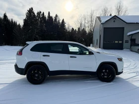 Jeep Cherokee * * CARFAX * * АВТО КРЕДИТ * * , снимка 3