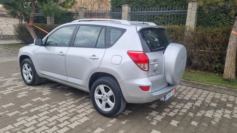 Toyota Rav4, снимка 11 - Автомобили и джипове - 49574480