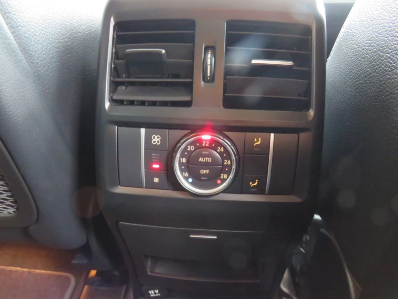 Mercedes-Benz ML 350 * AMG-PACK DISTRONIC+ РЕГИСТРИРАН* , снимка 13 - Автомобили и джипове - 52812736