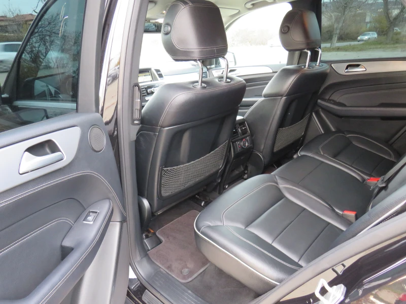 Mercedes-Benz ML 350 * AMG-PACK DISTRONIC+ РЕГИСТРИРАН* , снимка 10 - Автомобили и джипове - 52812736