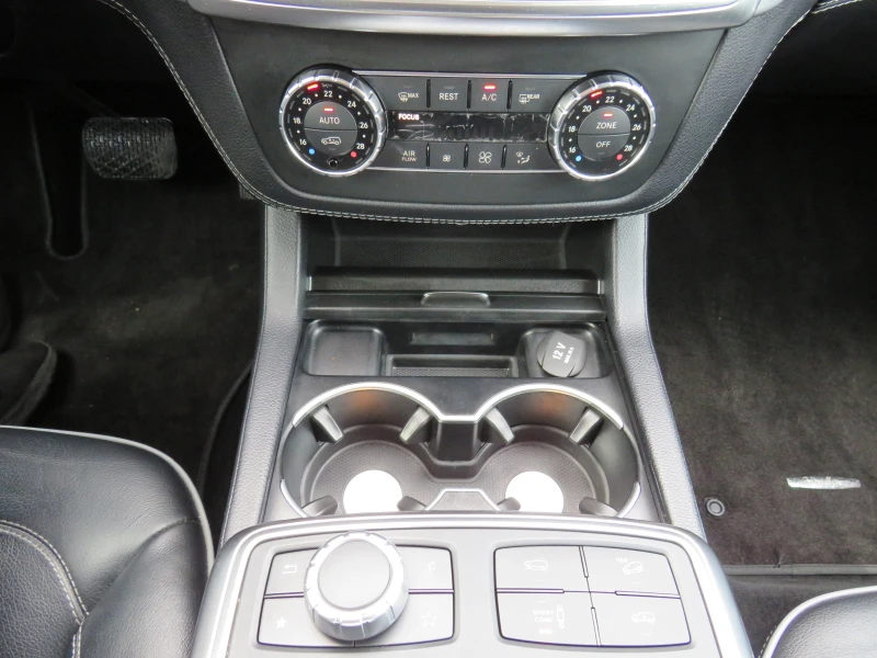 Mercedes-Benz ML 350 * AMG-PACK DISTRONIC+ РЕГИСТРИРАН* , снимка 15 - Автомобили и джипове - 52812736