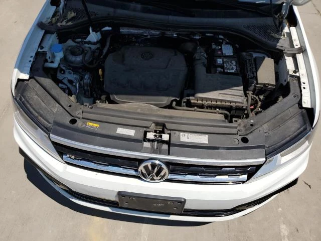 VW Tiguan SE, снимка 12 - Автомобили и джипове - 47494655