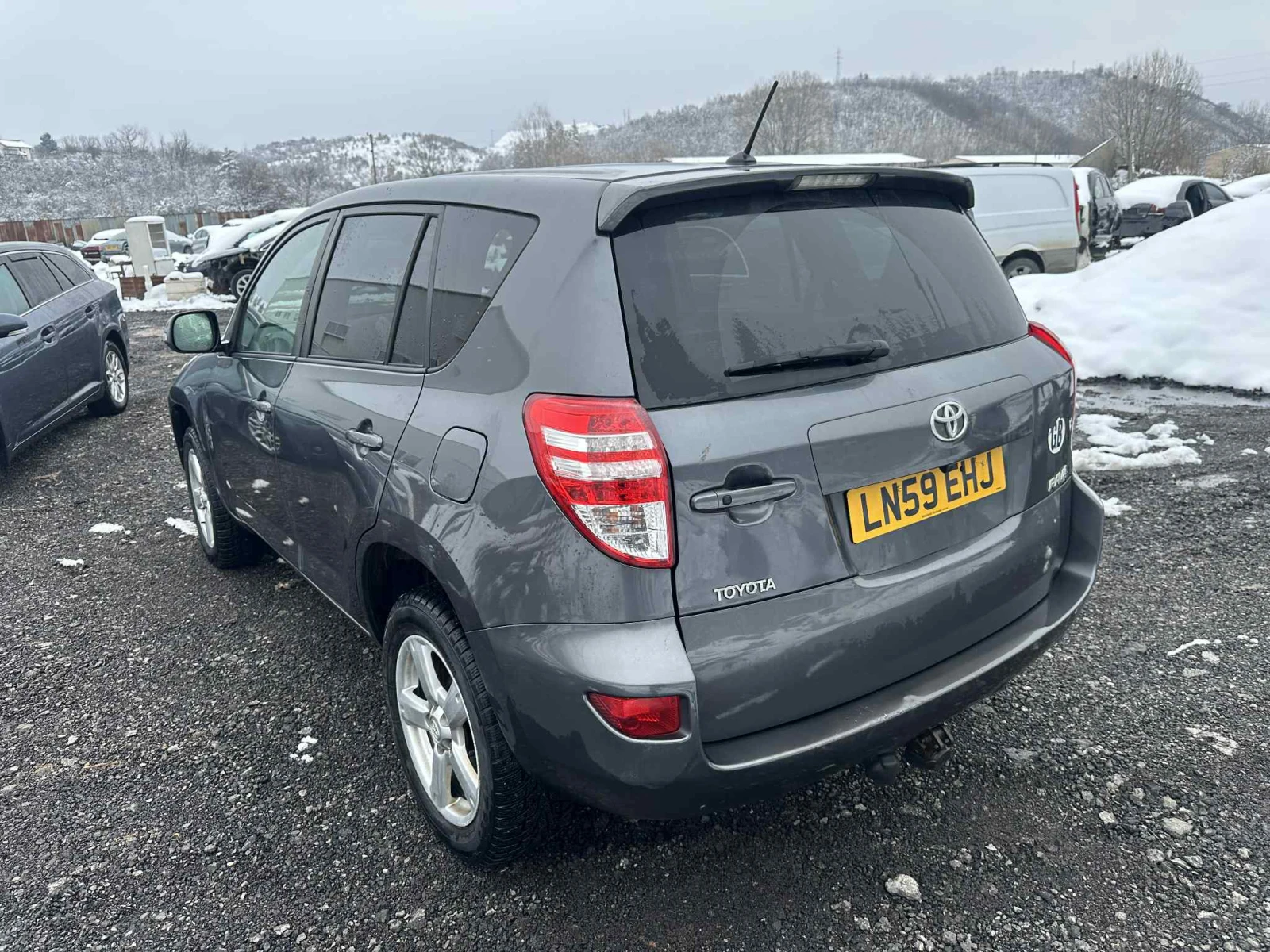 Toyota Rav4 2. 2 D-4D (150 к. с. ), 4x4, НА ЧАСТИ - изображение 4