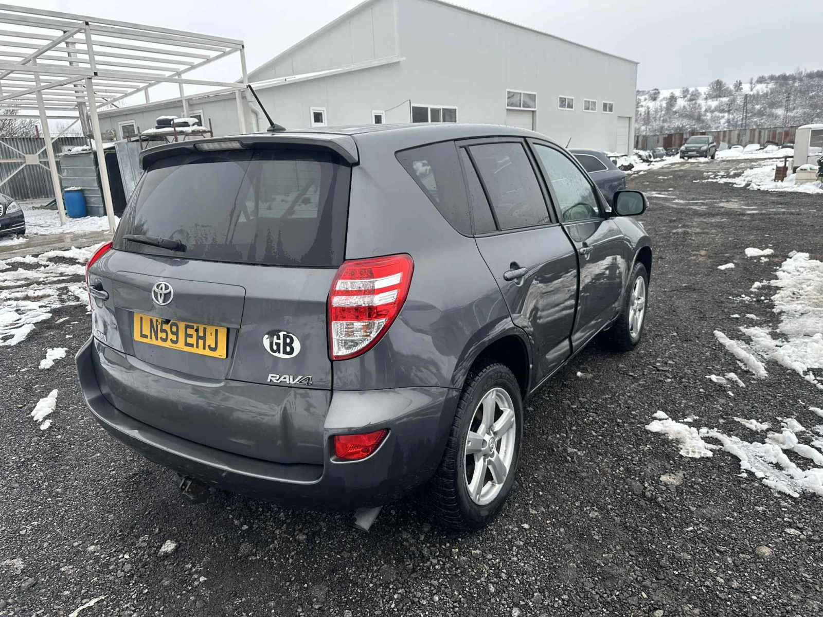 Toyota Rav4 2. 2 D-4D (150 к. с. ), 4x4, НА ЧАСТИ - изображение 2