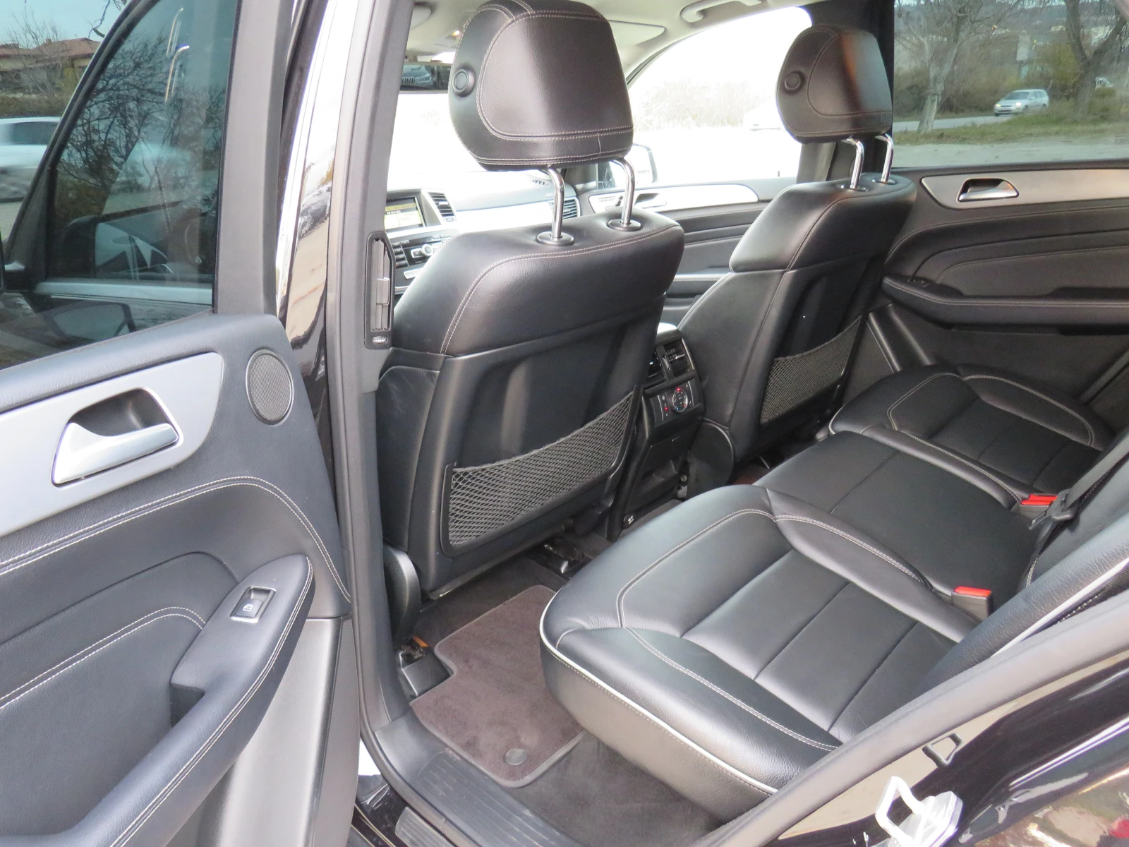 Mercedes-Benz ML 350 * AMG-PACK DISTRONIC+ РЕГИСТРИРАН*  - изображение 10