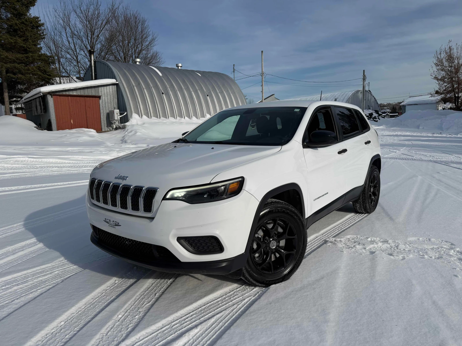 Jeep Cherokee * * CARFAX * * АВТО КРЕДИТ * * 
