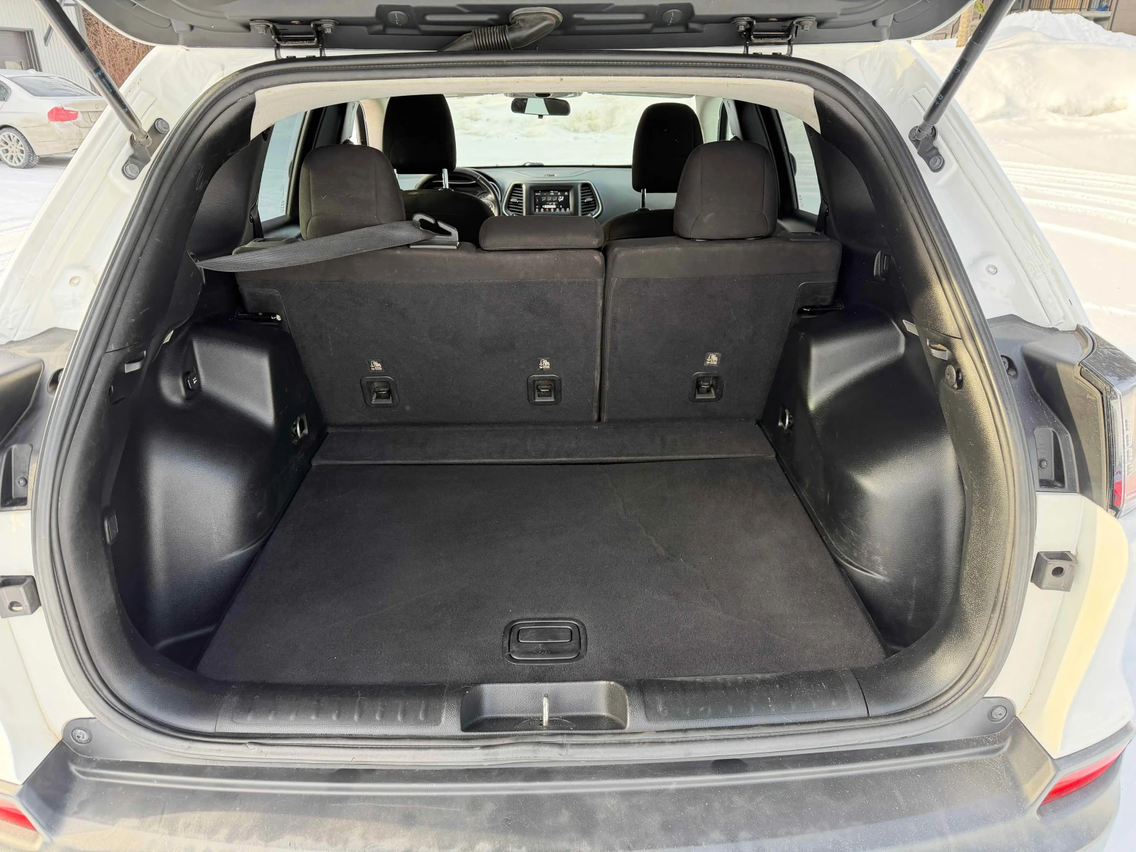 Jeep Cherokee * * CARFAX * * АВТО КРЕДИТ * *  - изображение 8