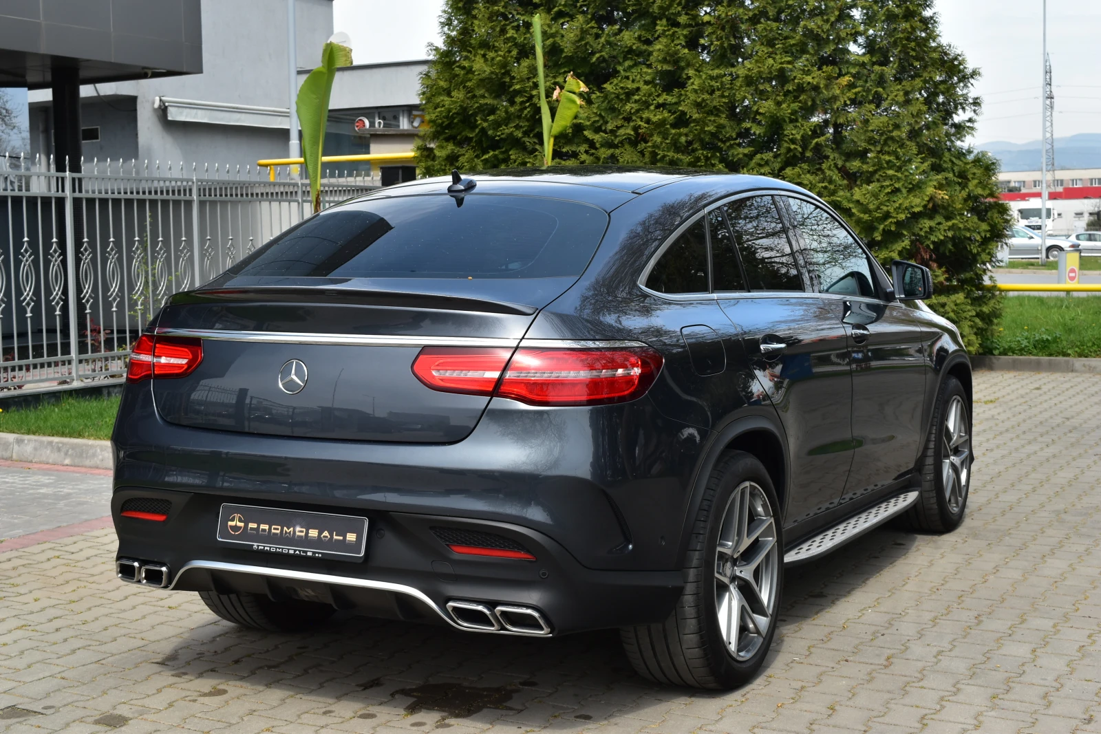 Mercedes-Benz GLE 350 d 4M Coupe AMG* Distronic* Pano* Navi* 360* Air* K, снимка 5 - Автомобили и джипове - 54036484