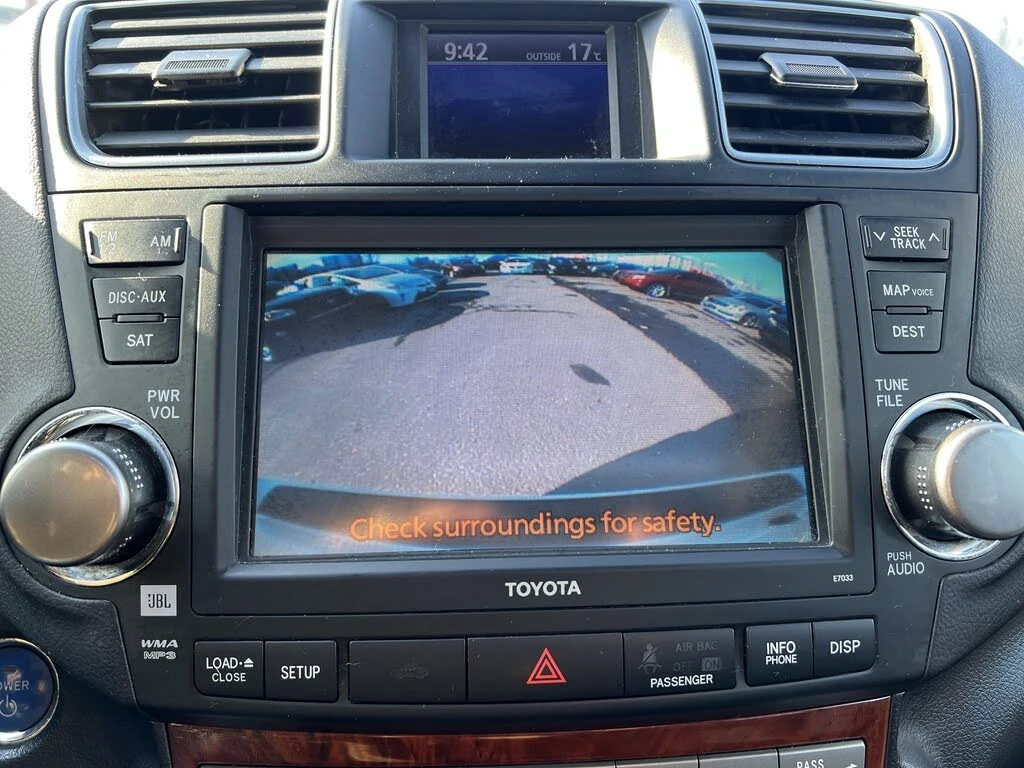 Toyota Highlander LIMITED* АвтоКредит* (ЦЕНА ДО БГ), снимка 10 - Автомобили и джипове - 54068395