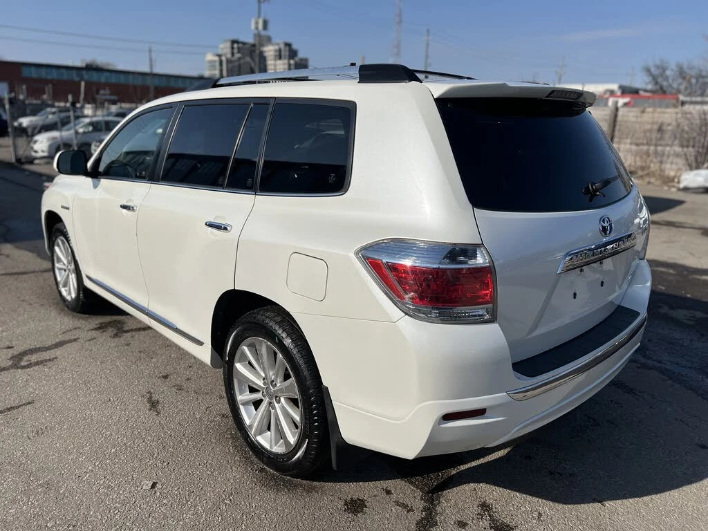 Toyota Highlander LIMITED* АвтоКредит* (ЦЕНА ДО БГ), снимка 2 - Автомобили и джипове - 54068395