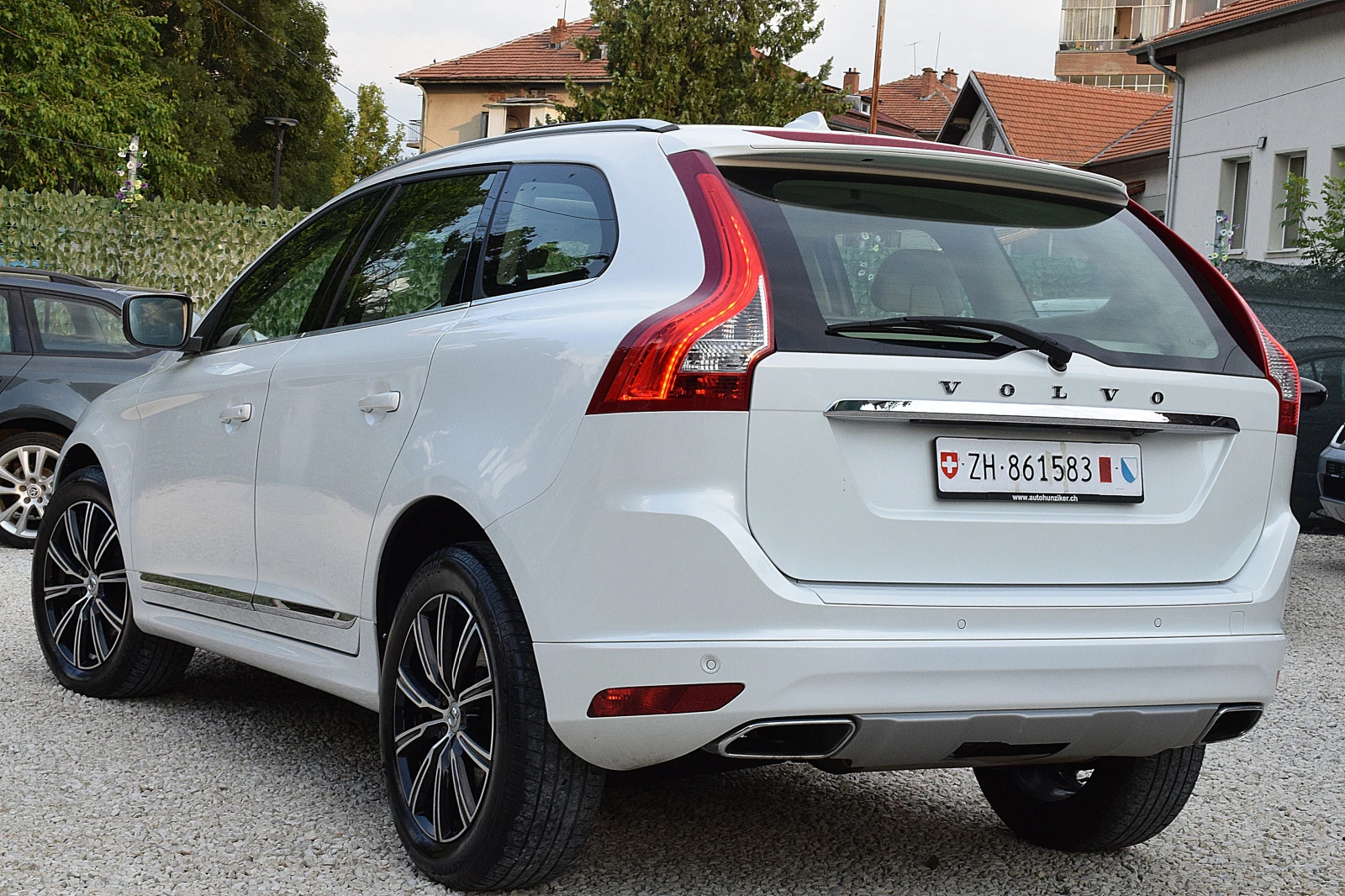Volvo XC60 2.4/D5/220к.с/ШВЕЙЦАРИЯ-LUX/ДИСТРОНИК/BLISS/LANE , снимка 5 - Автомобили и джипове - 55307019