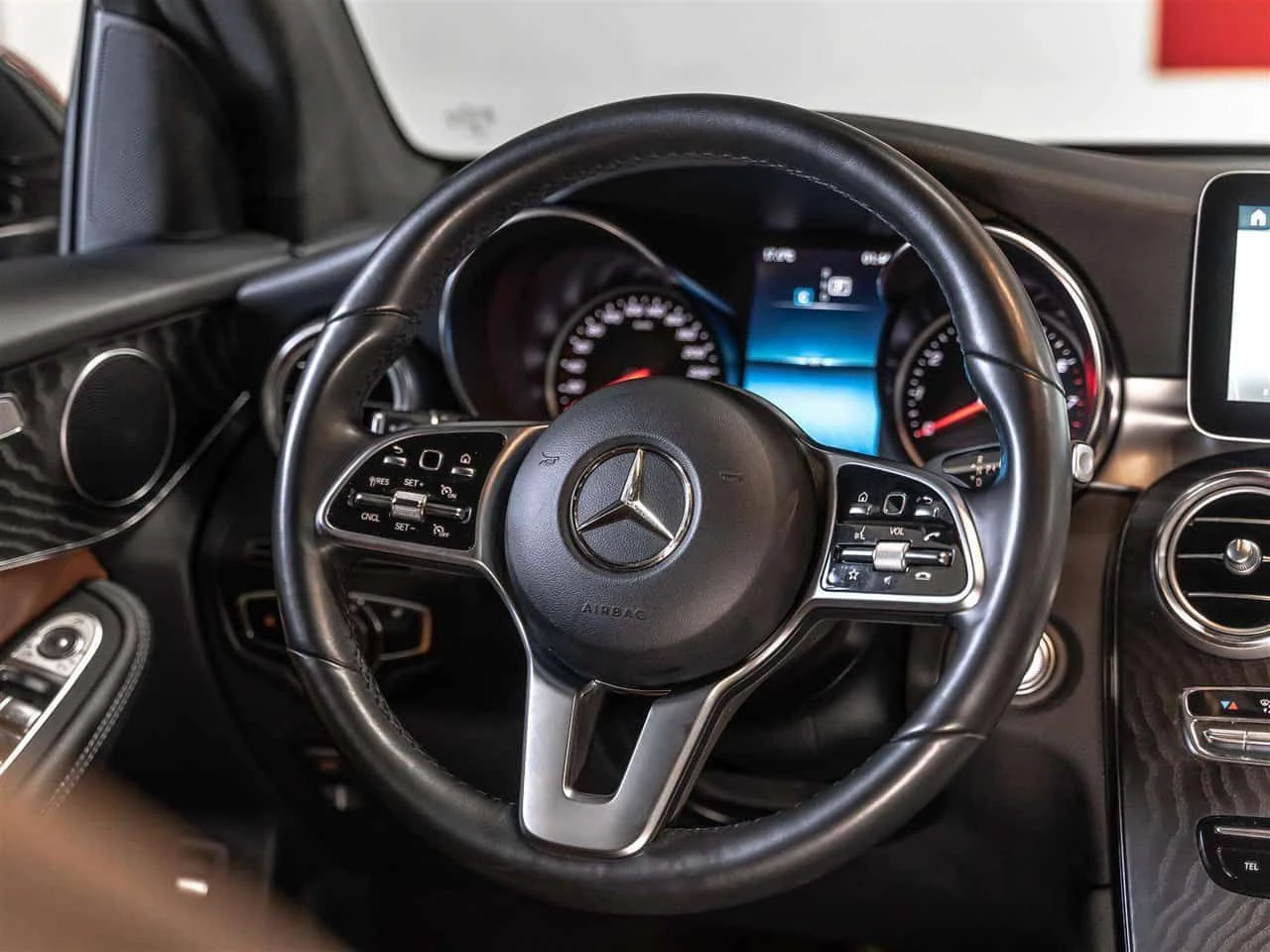Mercedes-Benz GLC 300 ФИНАНСИРАНЕ| ЦЕНА ДО БЪЛГАРИЯ| , снимка 7 - Автомобили и джипове - 55466413