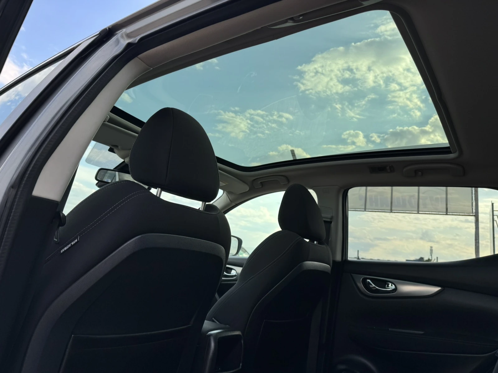 Nissan Qashqai 1.6dci, снимка 11 - Автомобили и джипове - 55804226