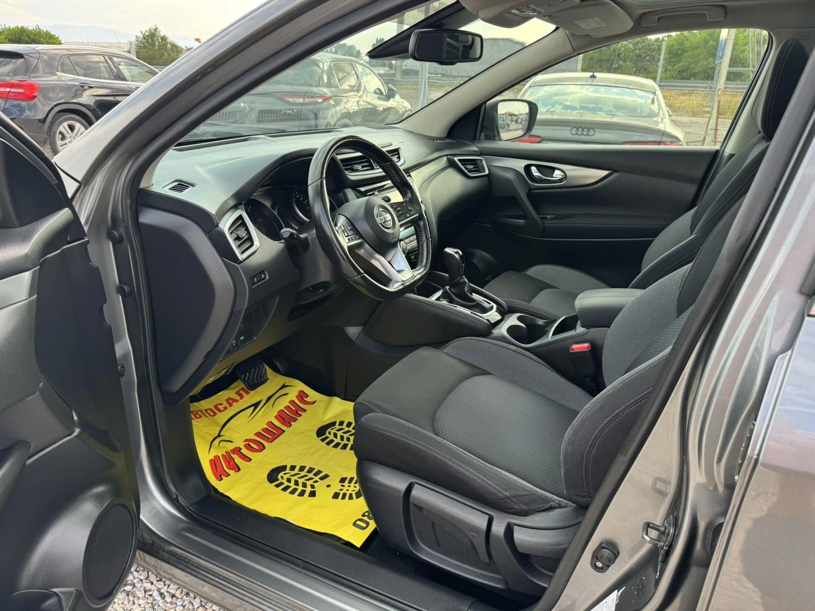 Nissan Qashqai 1.6dci, снимка 13 - Автомобили и джипове - 55804226